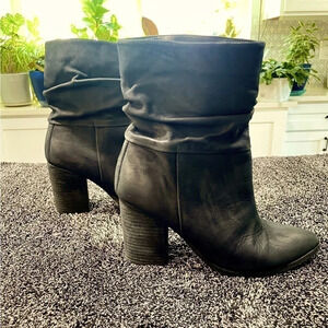 ALDO Women’s Black Soft Leather Slouch Boots w/Block Heel  SZ 9
